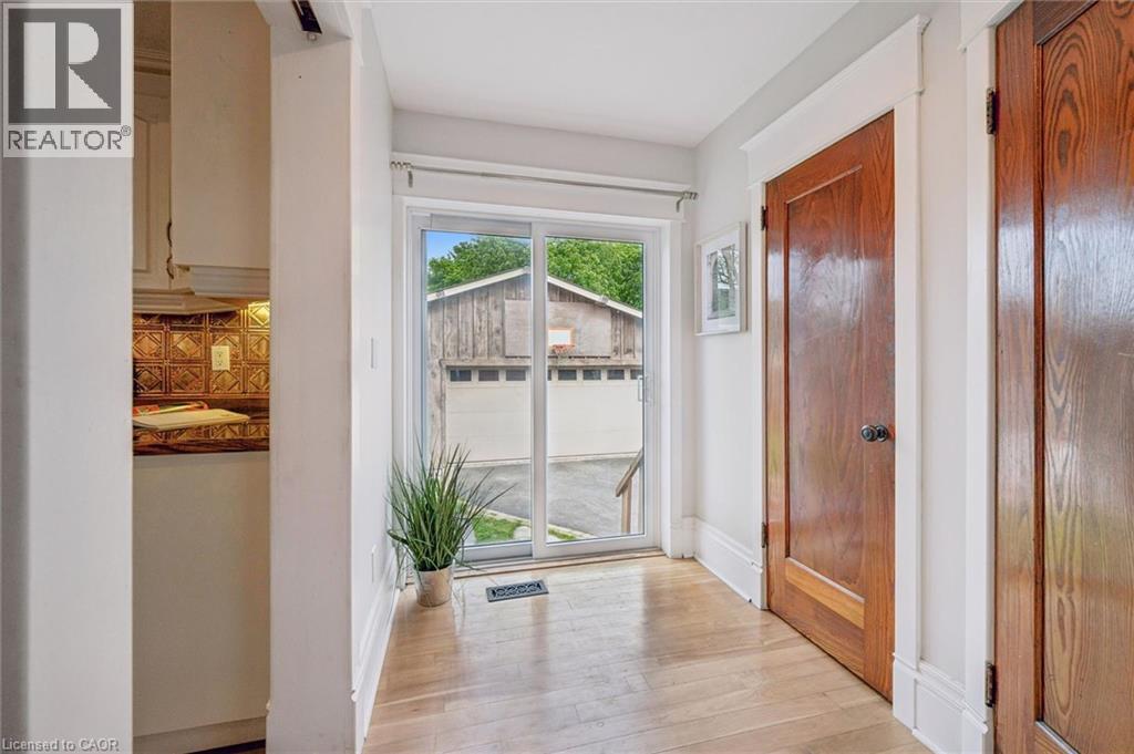265 DOLPH Street N thumbnail 17