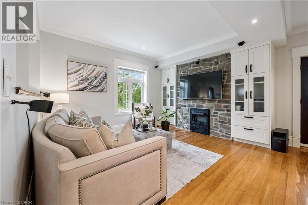 265 DOLPH Street N thumbnail 8