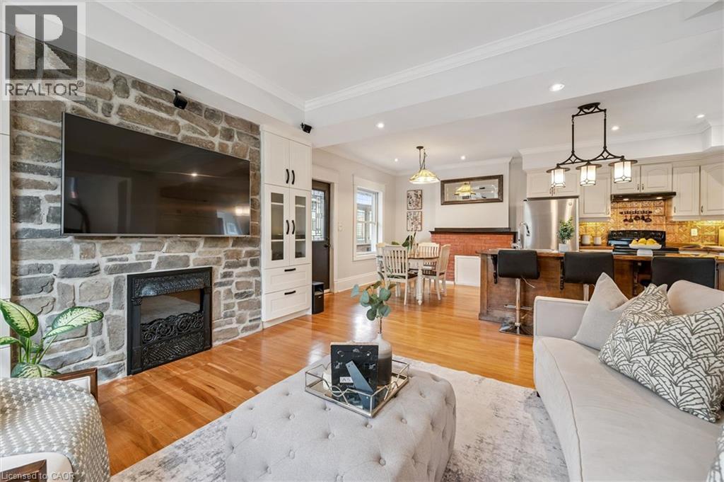 265 DOLPH Street N thumbnail 9