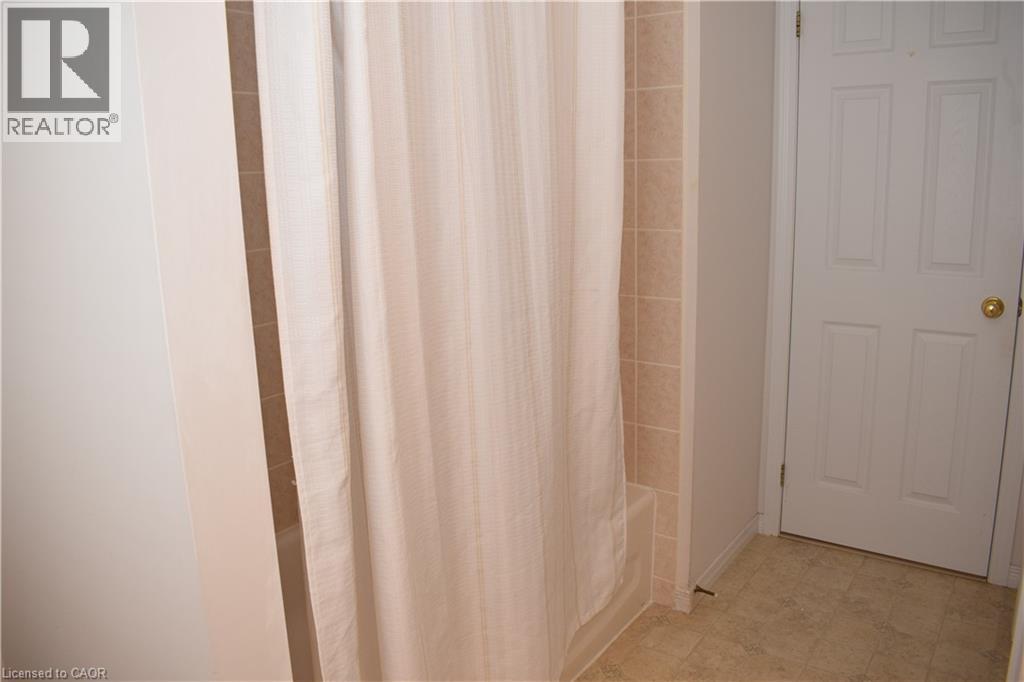 28 LEMON GRASS Street thumbnail 36