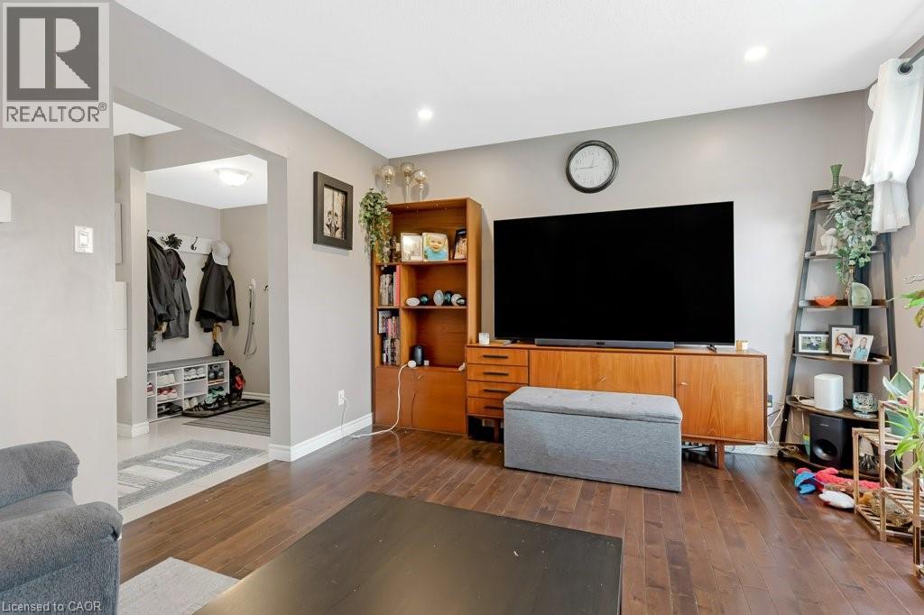 33 MEADOW WOODS Crescent thumbnail 11