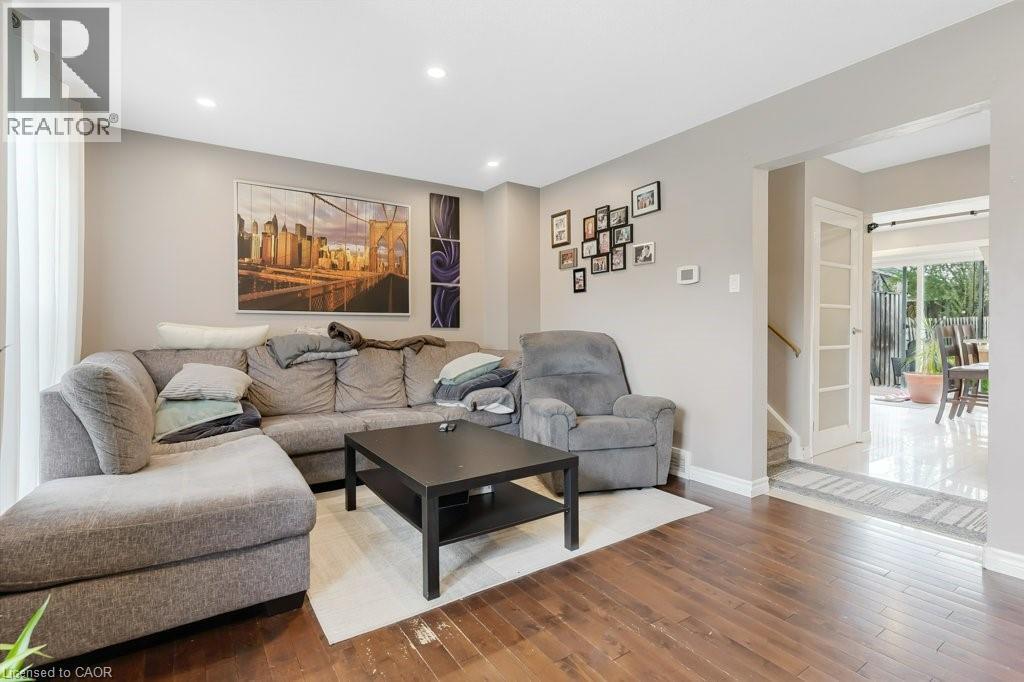 33 MEADOW WOODS Crescent thumbnail 3