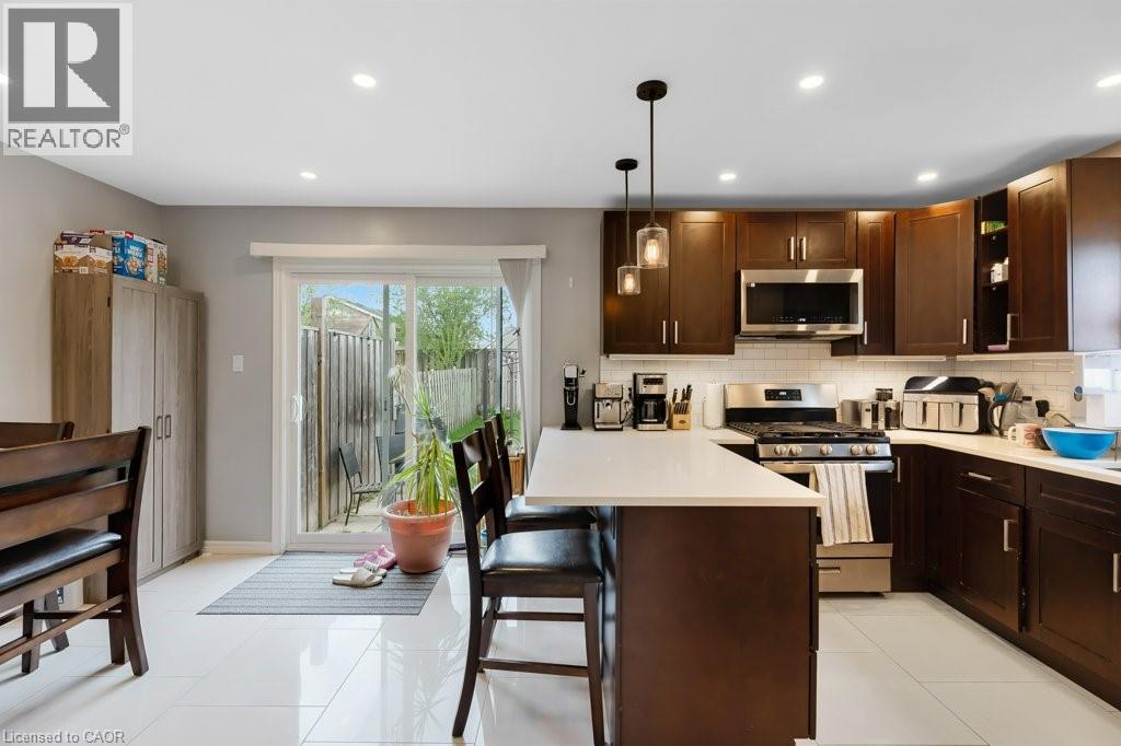 33 MEADOW WOODS Crescent thumbnail 4