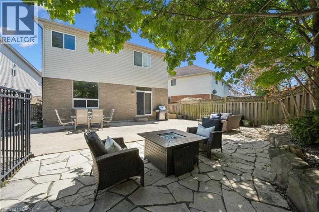 707 COMMONWEALTH Crescent thumbnail 43