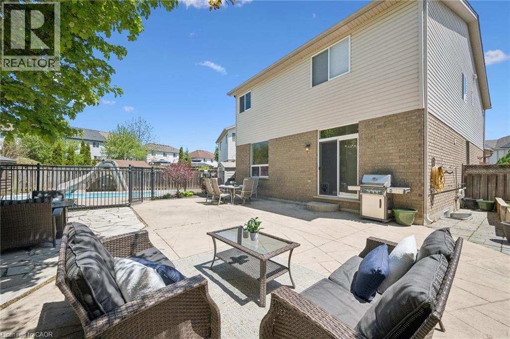 707 COMMONWEALTH Crescent thumbnail 42