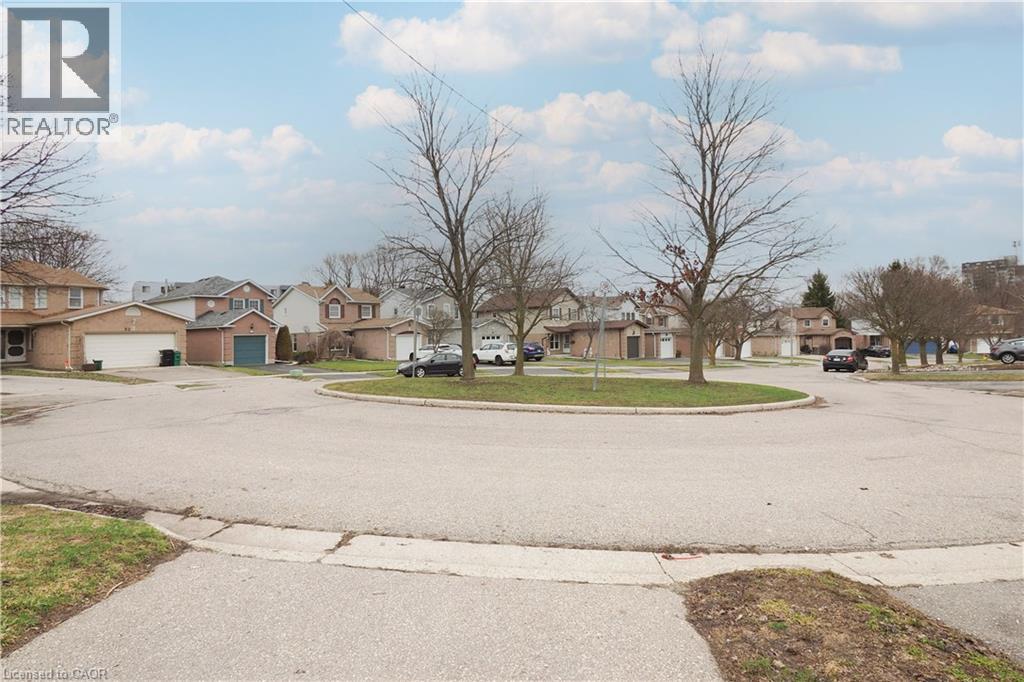 89 LYNNHAVEN Court thumbnail 33