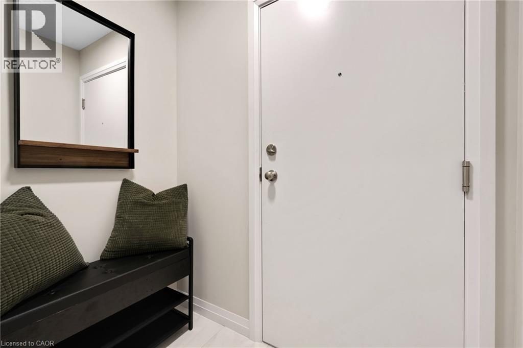 410 NORTHFIELD Drive W Unit# D10 thumbnail 4