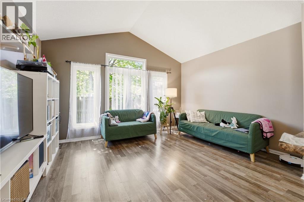 541 WILD IRIS Avenue thumbnail 6