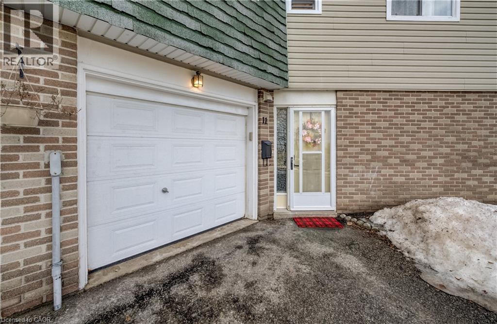 60 ELMSDALE Drive Unit# 11 thumbnail 3