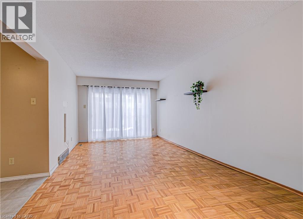 46 CEDARWOODS Crescent Unit# 6 thumbnail 3