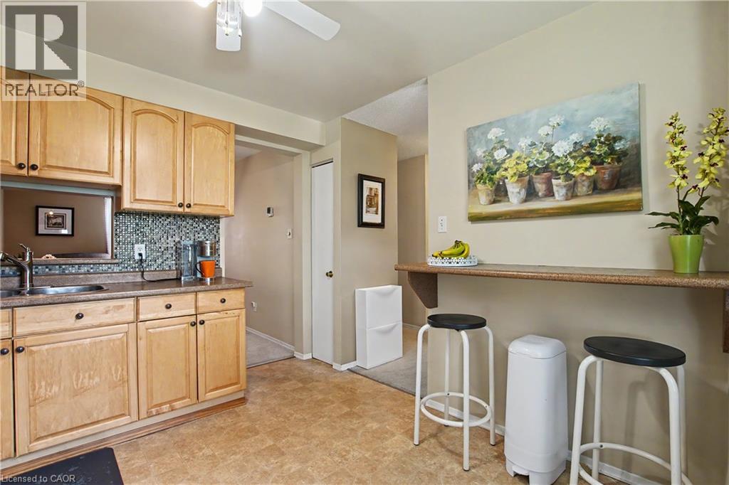 265 WILLIAMSBURG Road Unit# 16 thumbnail 4