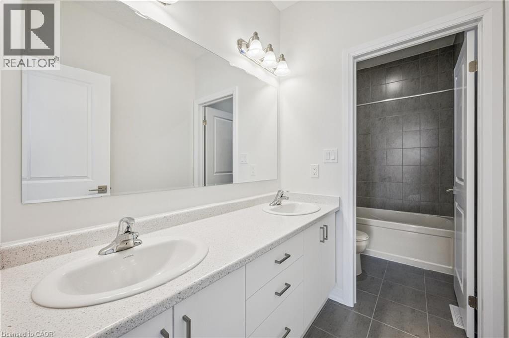 525 ERINBROOK Drive Unit# C062 thumbnail 24