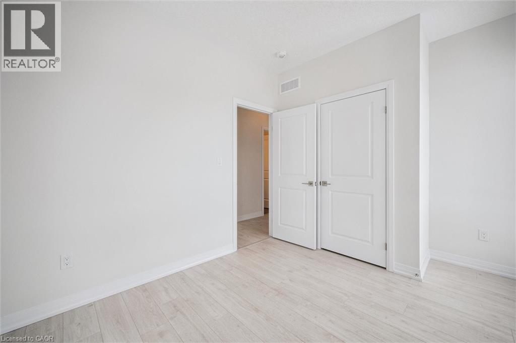 525 ERINBROOK Drive Unit# C062 thumbnail 17