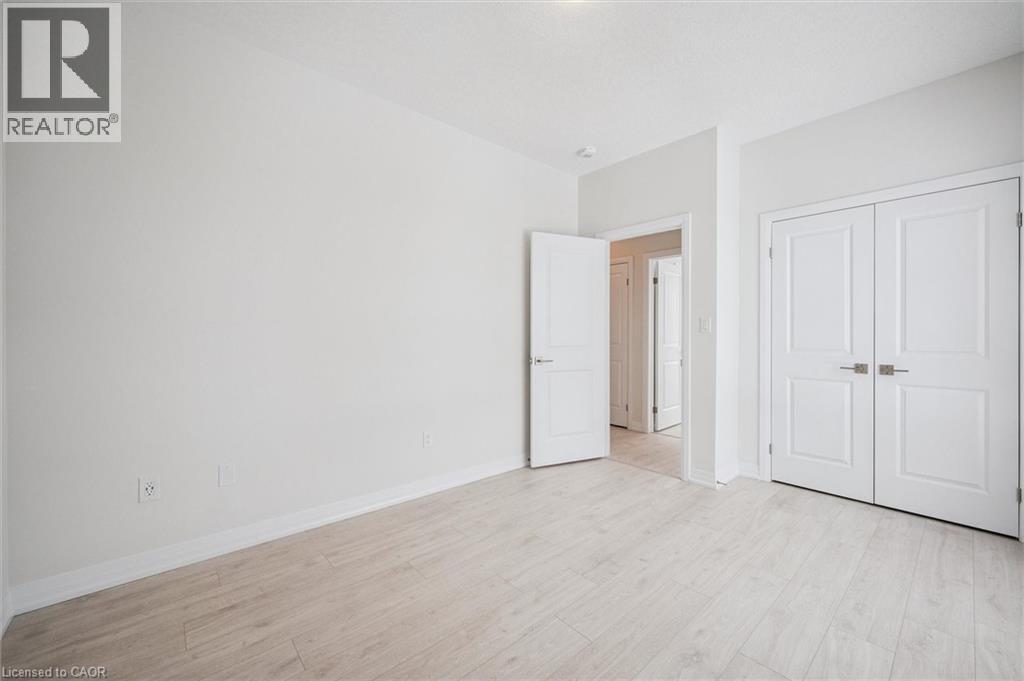 525 ERINBROOK Drive Unit# C062 thumbnail 23