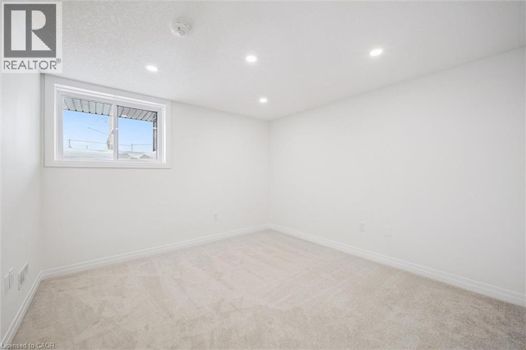 525 ERINBROOK Drive Unit# C061 thumbnail 19