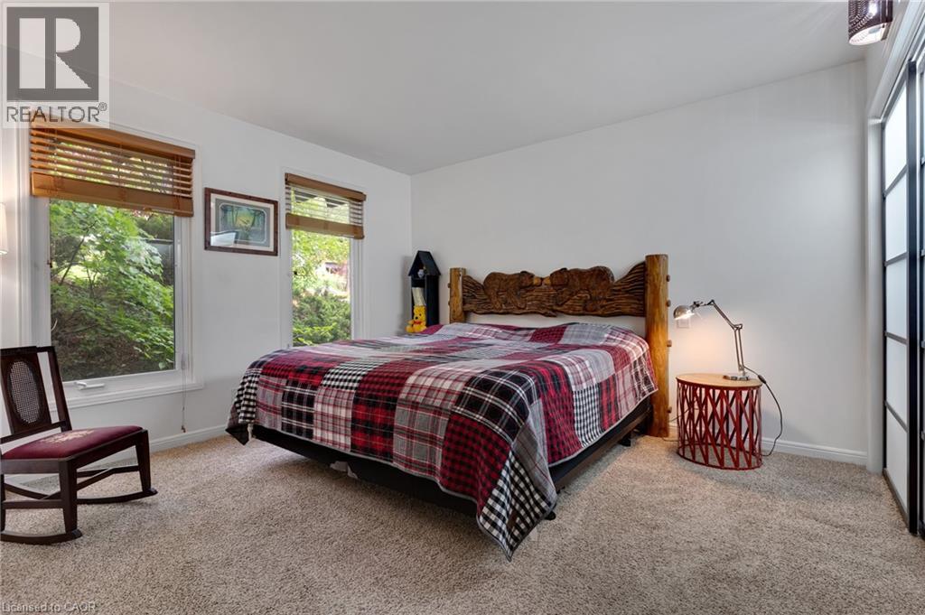 565 FOUNTAIN Street S thumbnail 27