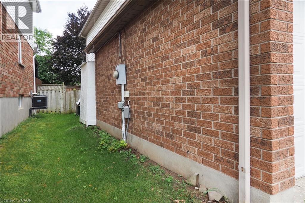 429 EXMOOR Street thumbnail 32