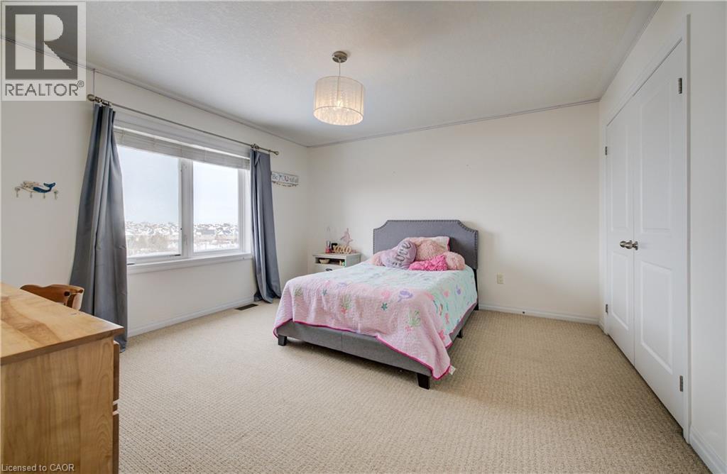 268 EVENS POND Crescent thumbnail 31