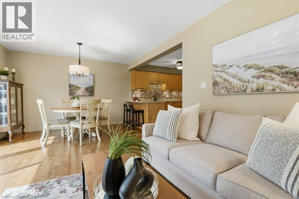 42 FALLOWFIELD Drive Unit# 15 thumbnail 7