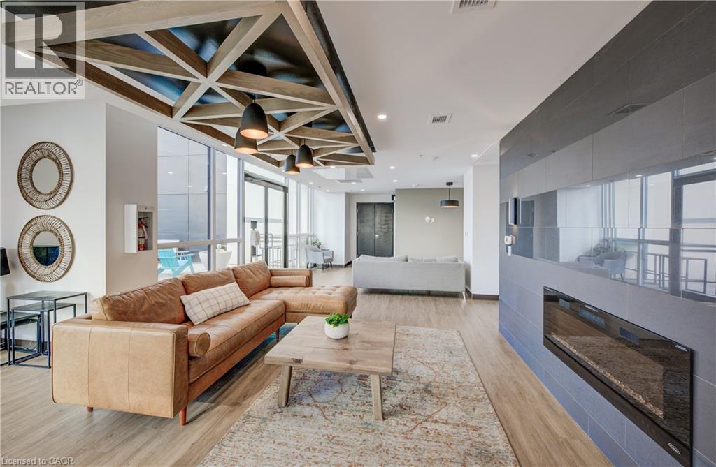 60 CHARLES Street W Unit# 1805 thumbnail 22