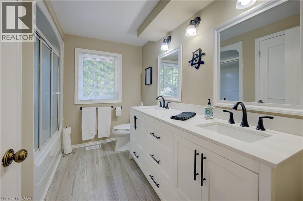 60 HUNTLEY Crescent thumbnail 30
