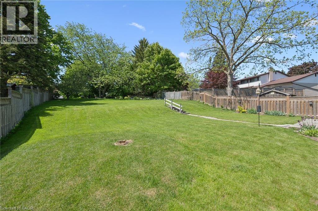 15 CLOVERDALE Crescent thumbnail 35
