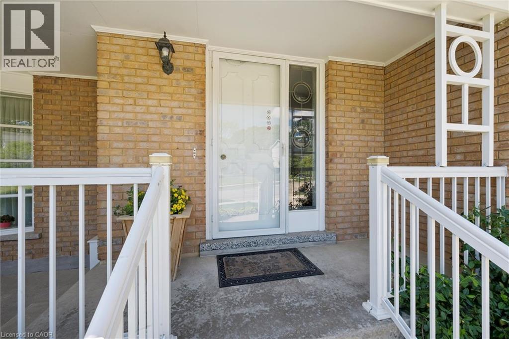 15 CLOVERDALE Crescent thumbnail 5