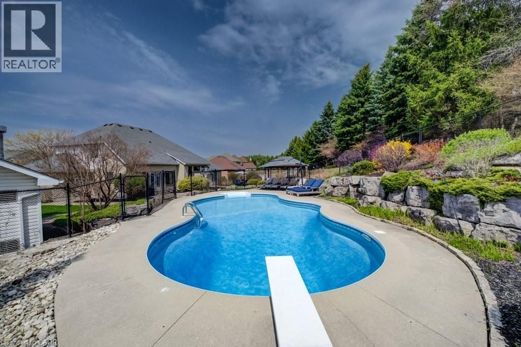 207 WOODRIDGE Drive thumbnail 33