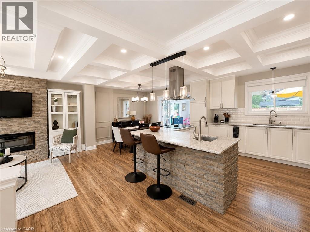 107 ROSSLINN Road thumbnail 10