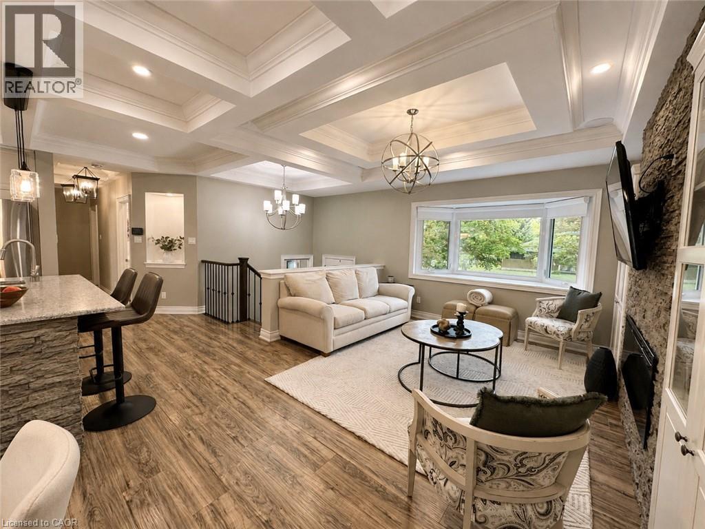 107 ROSSLINN Road thumbnail 11