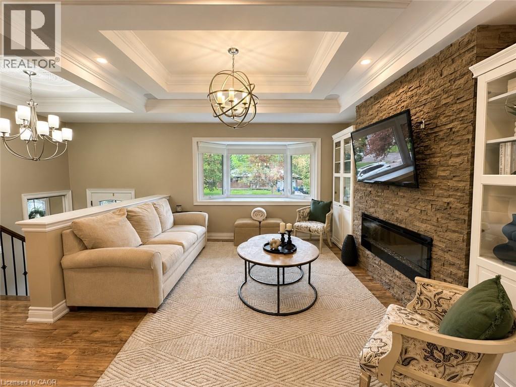 107 ROSSLINN Road thumbnail 12