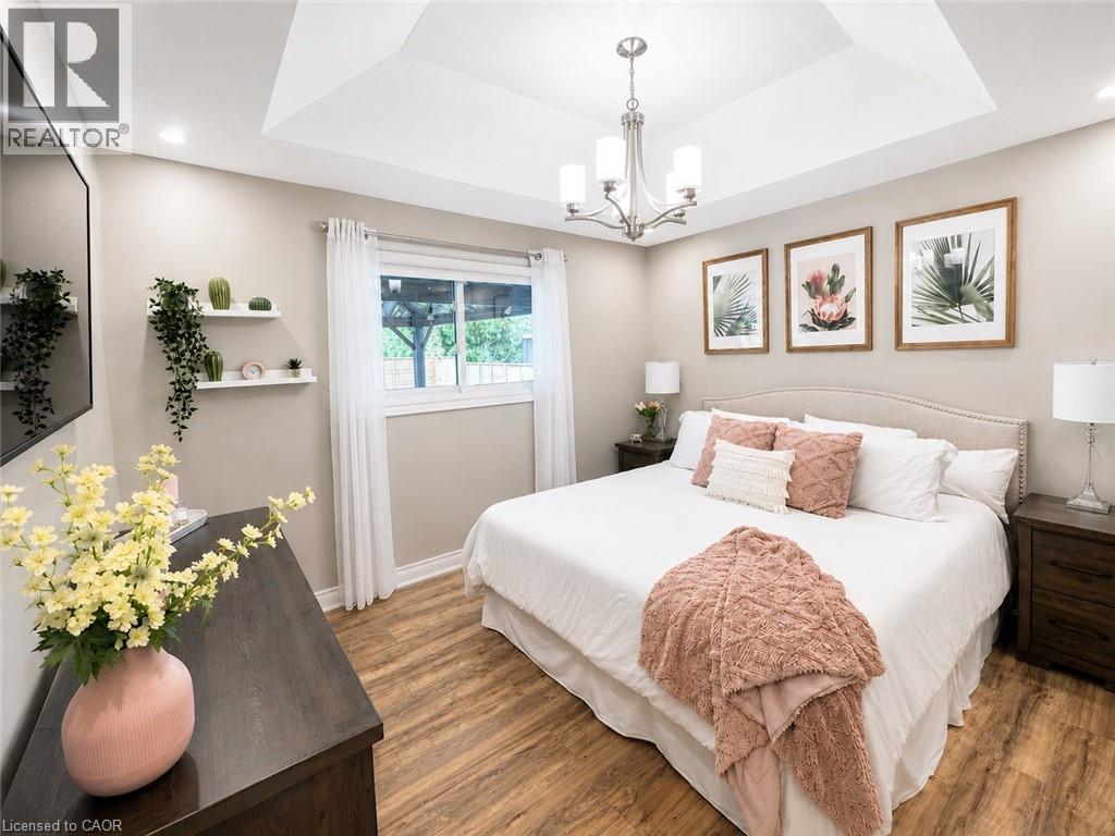 107 ROSSLINN Road thumbnail 19