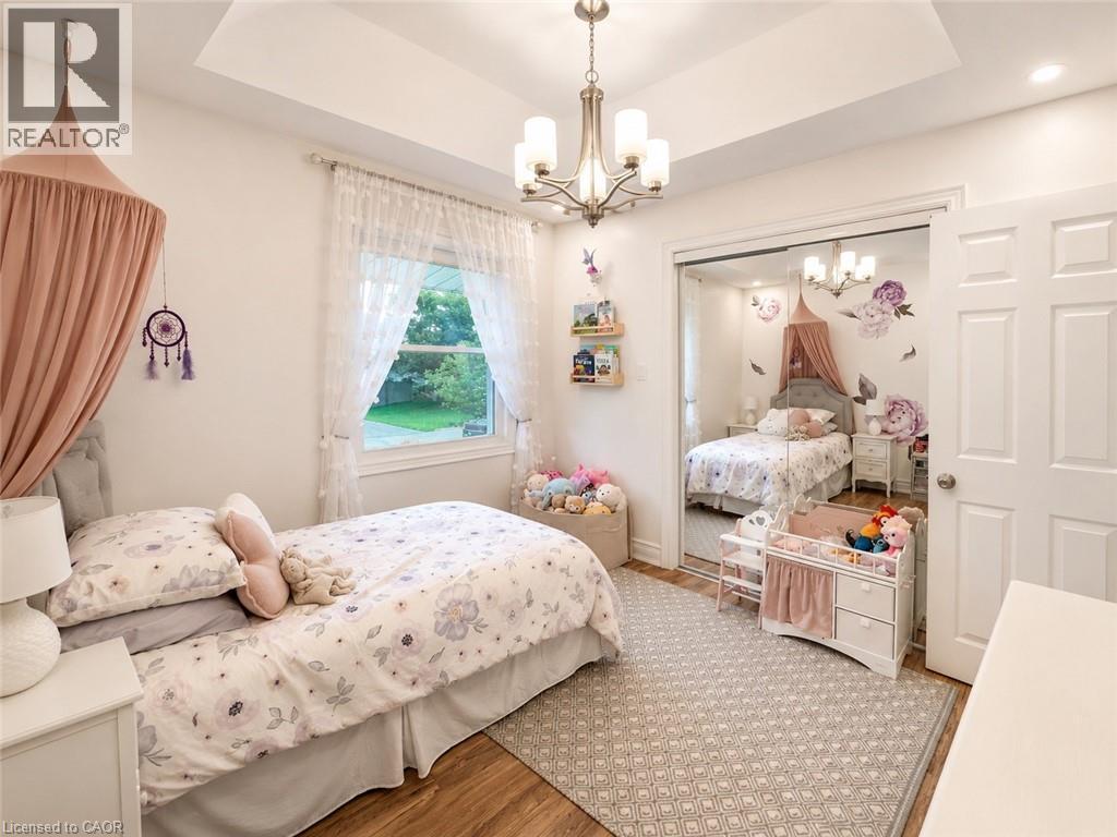 107 ROSSLINN Road thumbnail 23