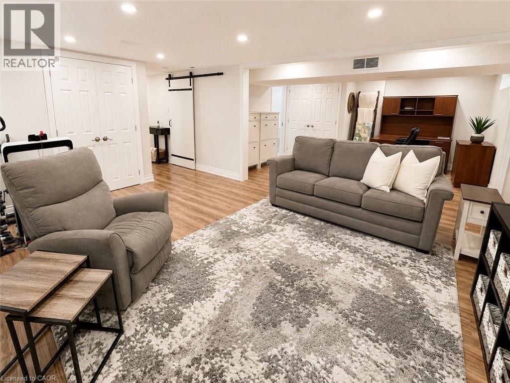107 ROSSLINN Road thumbnail 29