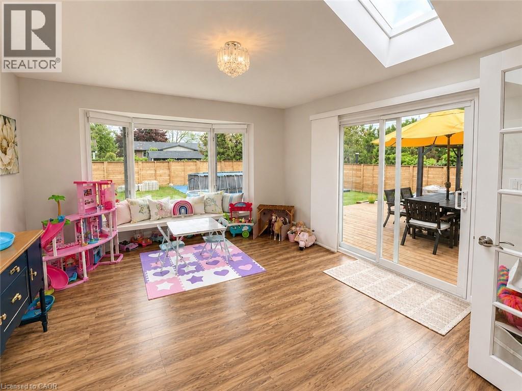 107 ROSSLINN Road thumbnail 39