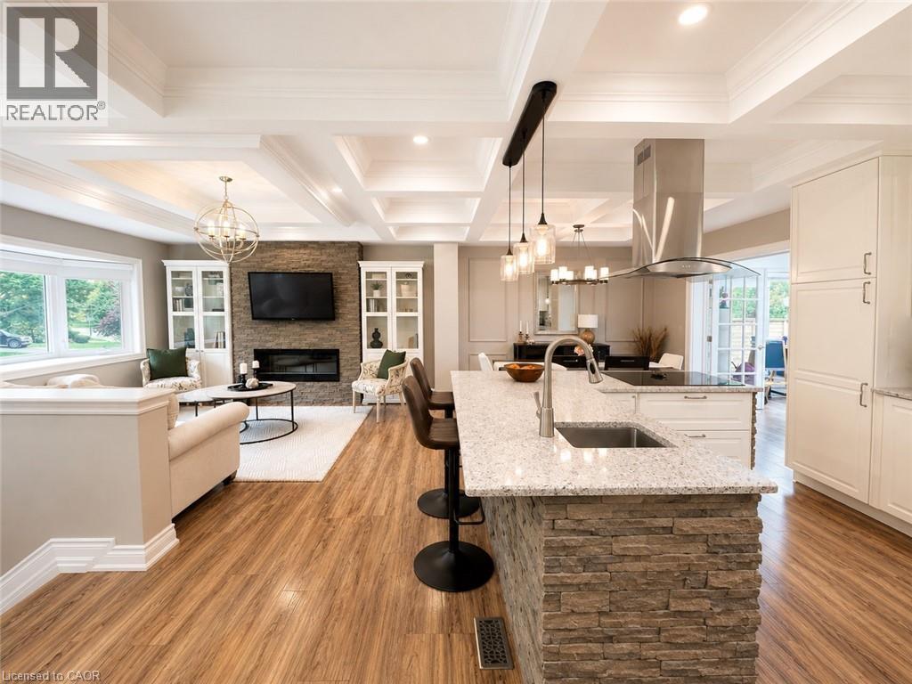 107 ROSSLINN Road thumbnail 4
