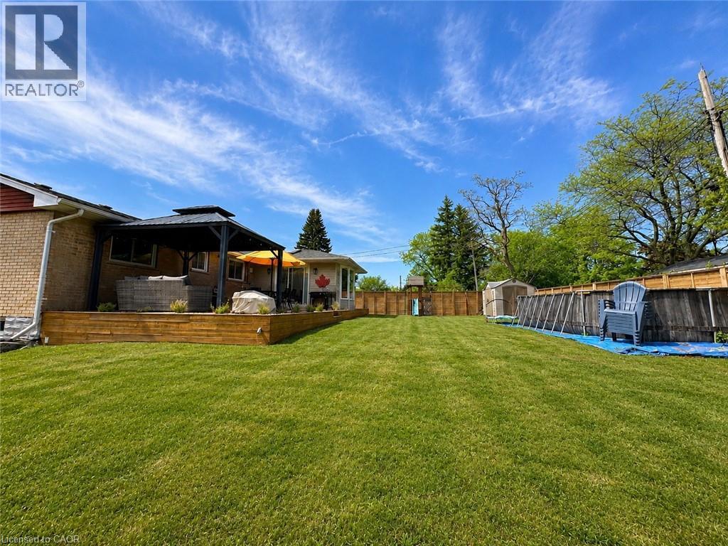 107 ROSSLINN Road thumbnail 43