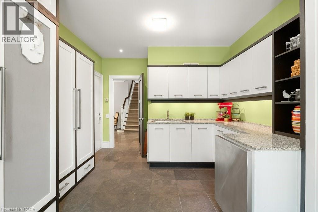 261 UNION Boulevard thumbnail 14