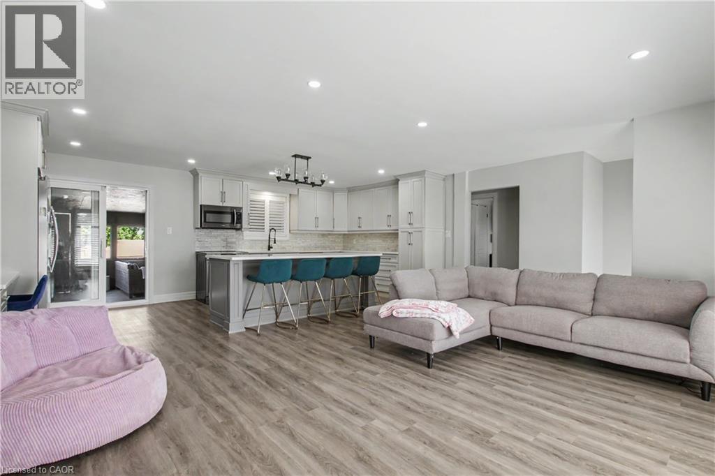 44 OAKHURST Crescent thumbnail 11