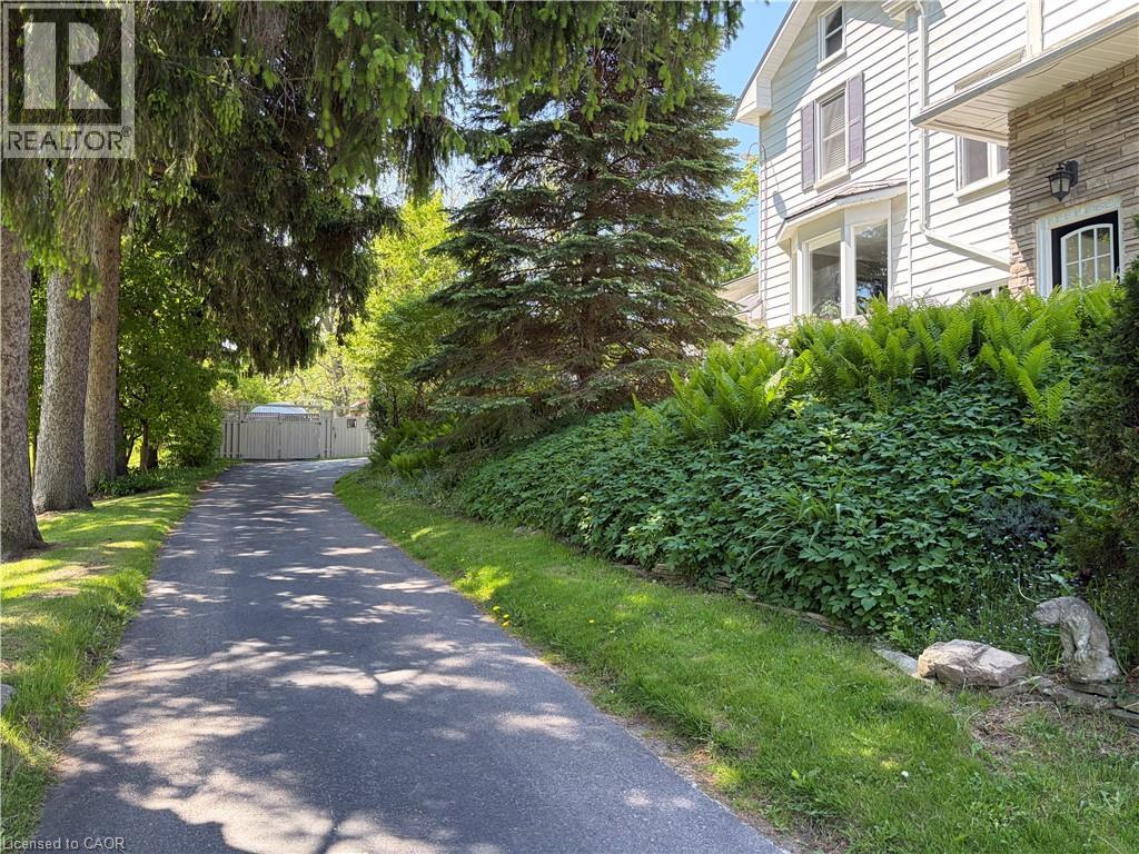 1521 BRIDGE Street thumbnail 6