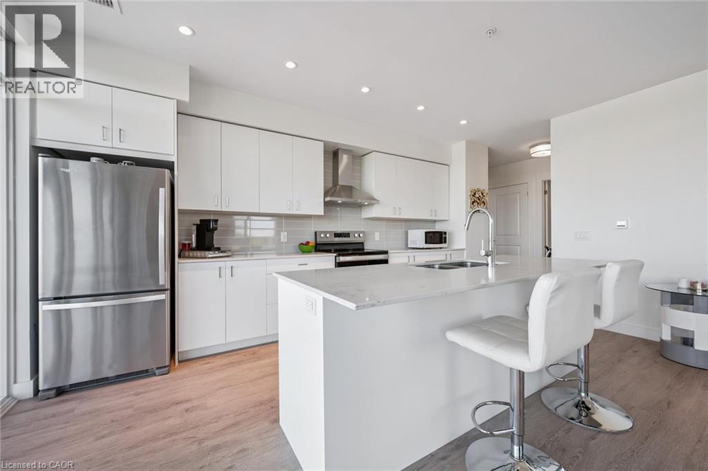 15 GLEBE Street Unit# 902 thumbnail 8