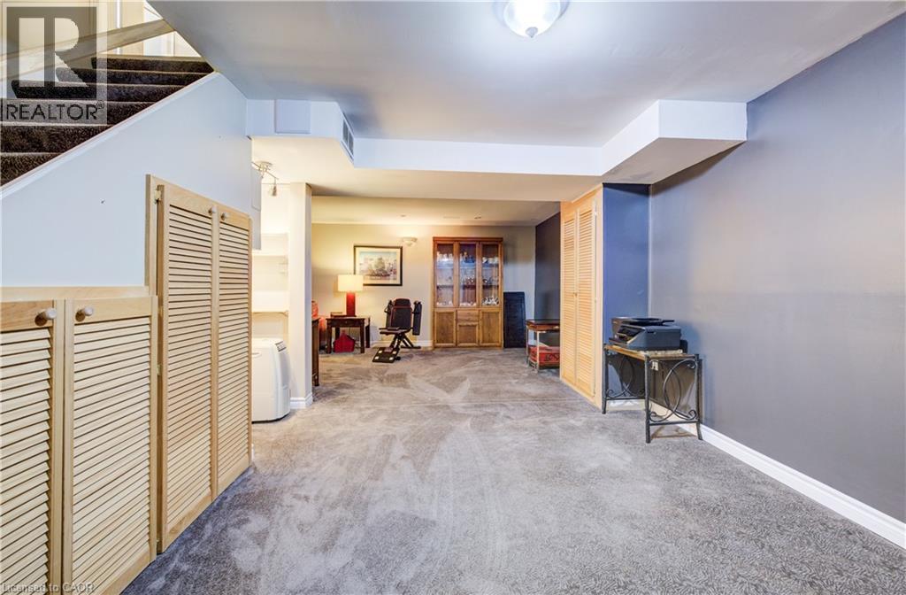 135 ROYAL ORCHARD Drive thumbnail 34