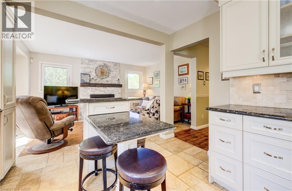 135 ROYAL ORCHARD Drive thumbnail 10