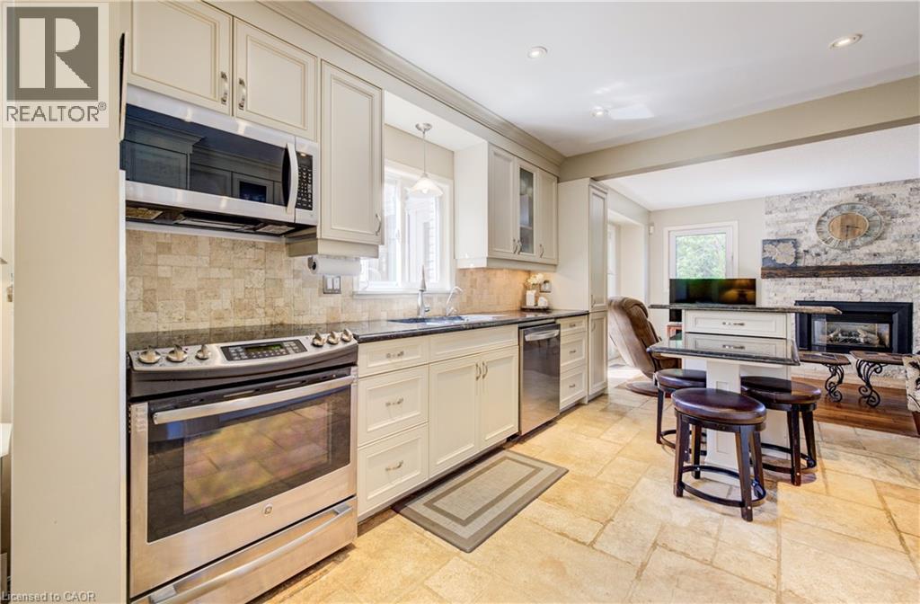 135 ROYAL ORCHARD Drive thumbnail 9