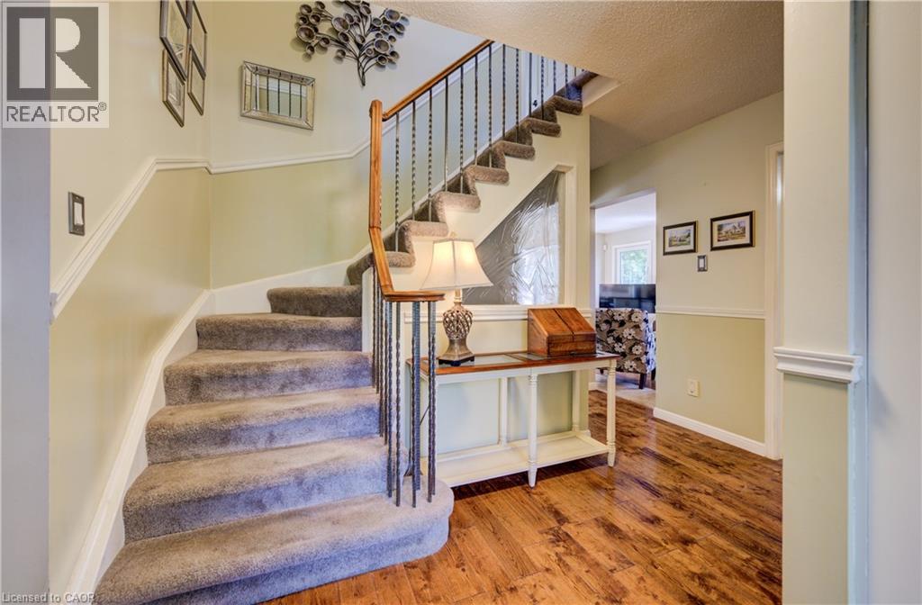 135 ROYAL ORCHARD Drive thumbnail 4