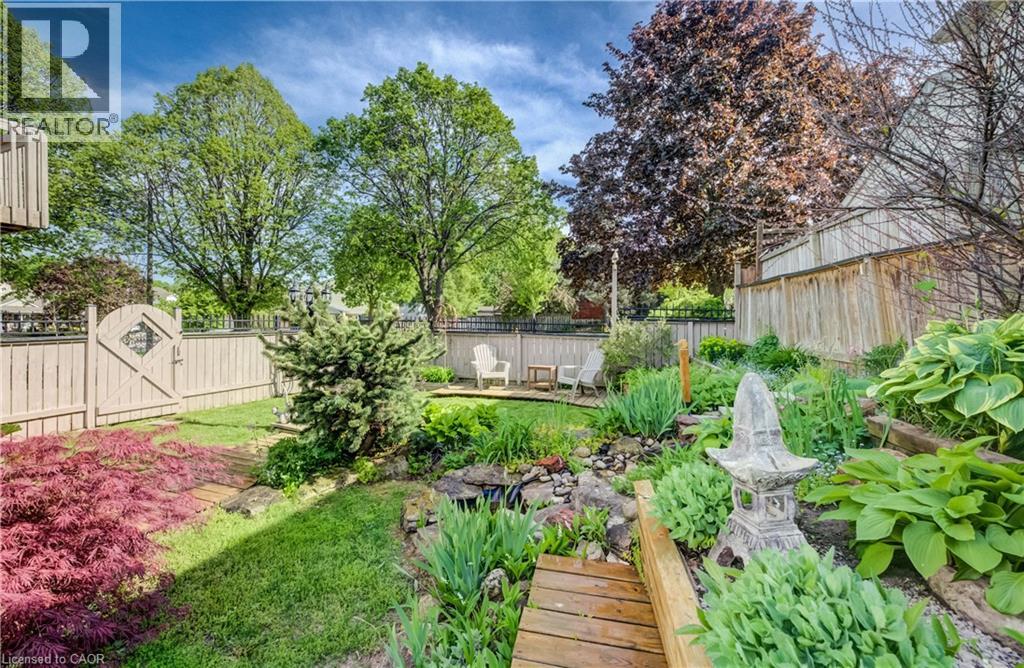 135 ROYAL ORCHARD Drive thumbnail 40