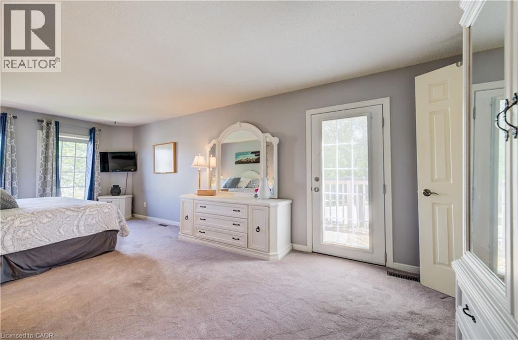 135 ROYAL ORCHARD Drive thumbnail 24