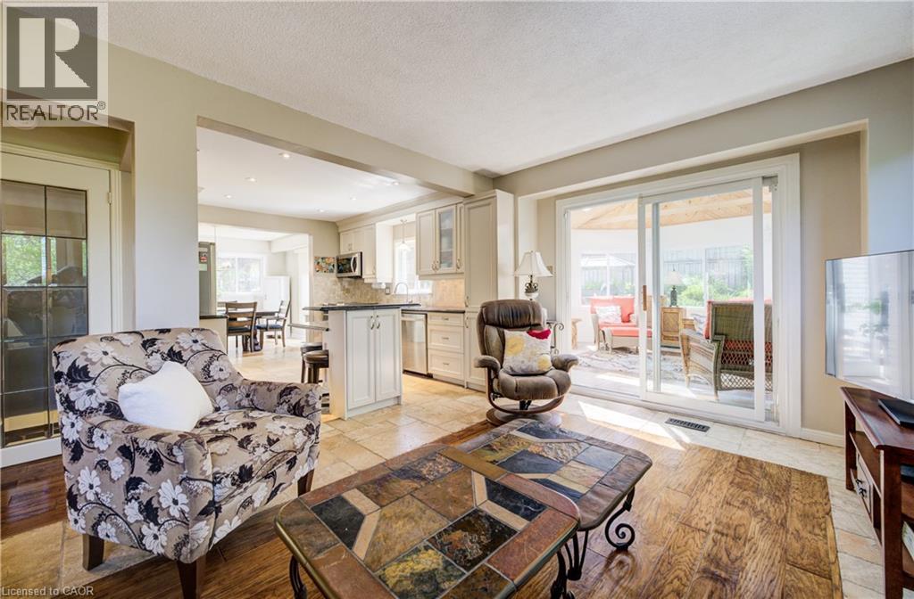135 ROYAL ORCHARD Drive thumbnail 14