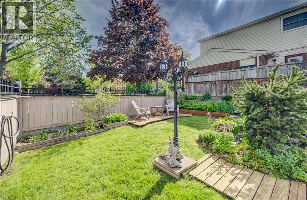135 ROYAL ORCHARD Drive thumbnail 42