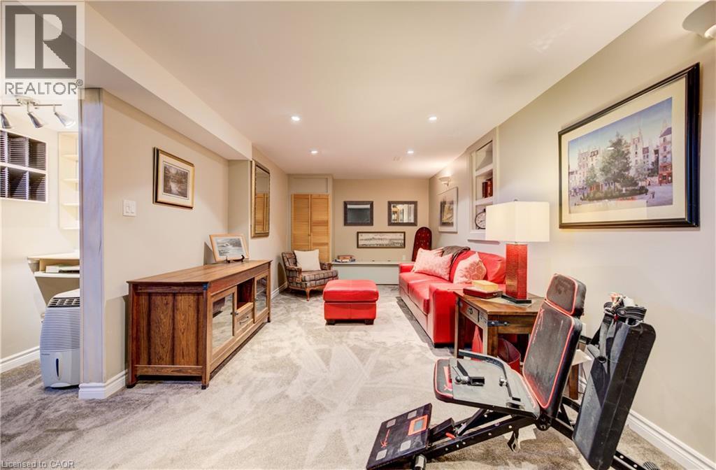 135 ROYAL ORCHARD Drive thumbnail 36